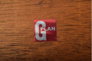 ヴィンテージ家具　G-PLAN　北欧ビンテージ　タイル&ガラストップ　チーク材のコーヒーテーブル