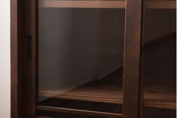 アンティーク家具　古い木の和製アンティークガラス戸棚