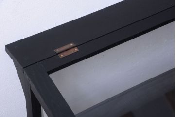 アンティーク家具　ペイント　扉(蓋)付きのアンティークガラスケース(ショーケース)