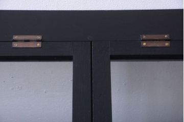 アンティーク家具　ペイント　扉(蓋)付きのアンティークガラスケース(ショーケース)