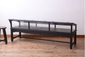アンティーク家具　ペイント　扉(蓋)付きのアンティークガラスケース(ショーケース)