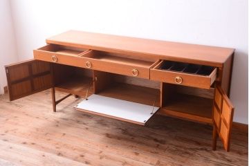 NATHAN(ネイサン)　北欧家具　サイドボード(サイドキャビネット)