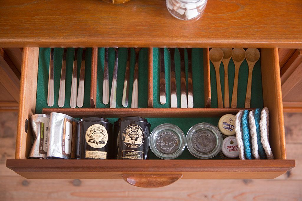 ヴィンテージ家具　William Lawrence(ウィリアム・ローレンス)　北欧ビンテージ　チーク材のサイドボード