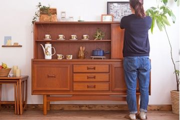 ヴィンテージ家具　William Lawrence(ウィリアム・ローレンス)　北欧ビンテージ　チーク材のサイドボード