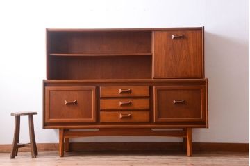 ヴィンテージ家具　William Lawrence(ウィリアム・ローレンス)　北欧ビンテージ　チーク材のサイドボード