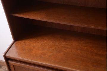 ヴィンテージ家具　William Lawrence(ウィリアム・ローレンス)　北欧ビンテージ　チーク材のサイドボード