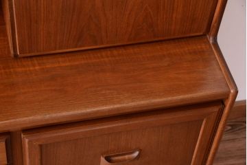 ヴィンテージ家具　William Lawrence(ウィリアム・ローレンス)　北欧ビンテージ　チーク材のサイドボード