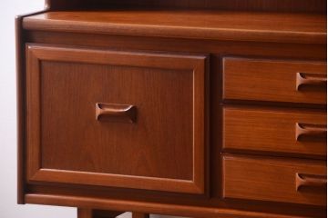 ヴィンテージ家具　William Lawrence(ウィリアム・ローレンス)　北欧ビンテージ　チーク材のサイドボード