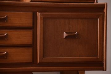 ヴィンテージ家具　William Lawrence(ウィリアム・ローレンス)　北欧ビンテージ　チーク材のサイドボード