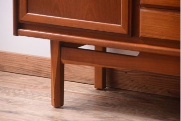 ヴィンテージ家具　William Lawrence(ウィリアム・ローレンス)　北欧ビンテージ　チーク材のサイドボード