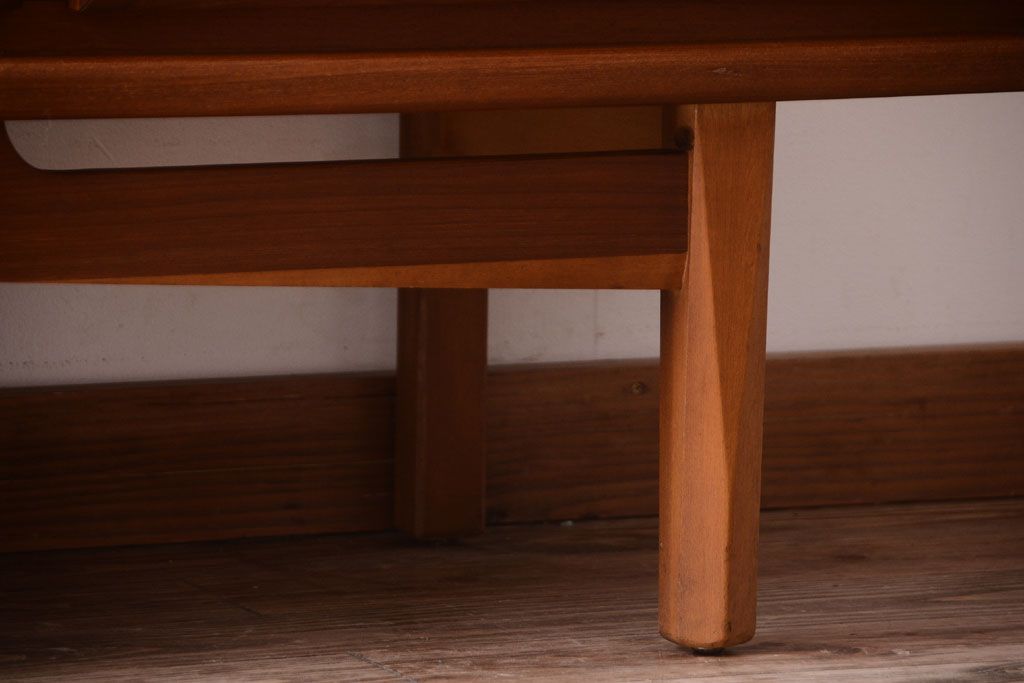 ヴィンテージ家具　William Lawrence(ウィリアム・ローレンス)　北欧ビンテージ　チーク材のサイドボード