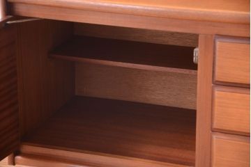 ヴィンテージ家具　William Lawrence(ウィリアム・ローレンス)　北欧ビンテージ　チーク材のサイドボード