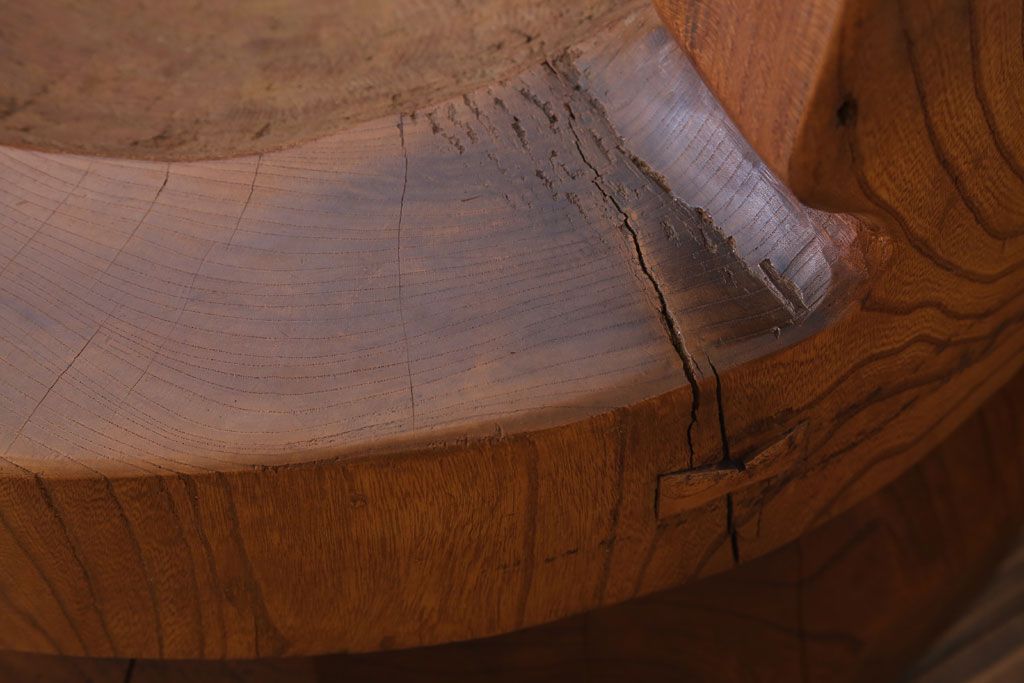 リメイク品　古い臼(うす)のアンティークチェア(椅子)(1)