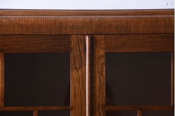ヴィンテージ家具　オーク材を使用したイギリスビンテージの上質な収納棚(戸棚)