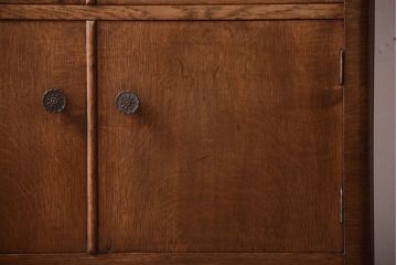 ヴィンテージ家具　オーク材を使用したイギリスビンテージの上質な収納棚(戸棚)