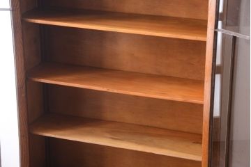 ヴィンテージ家具　オーク材を使用したイギリスビンテージの上質な収納棚(戸棚)