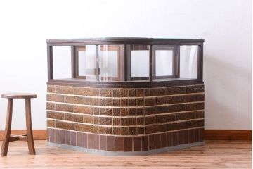 アンティーク家具　和製アンティークの小ぶりなRガラスケース(ショーケース)
