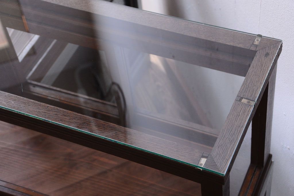 アンティーク家具　和製アンティークの小ぶりなRガラスケース(ショーケース)