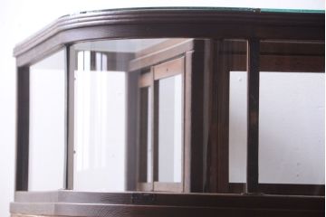 アンティーク家具　和製アンティークの小ぶりなRガラスケース(ショーケース)