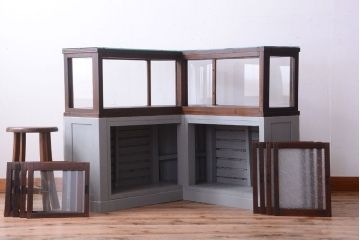 アンティーク家具　和製アンティークの小ぶりなRガラスケース(ショーケース)