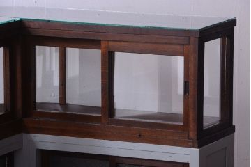 アンティーク家具　和製アンティークの小ぶりなRガラスケース(ショーケース)