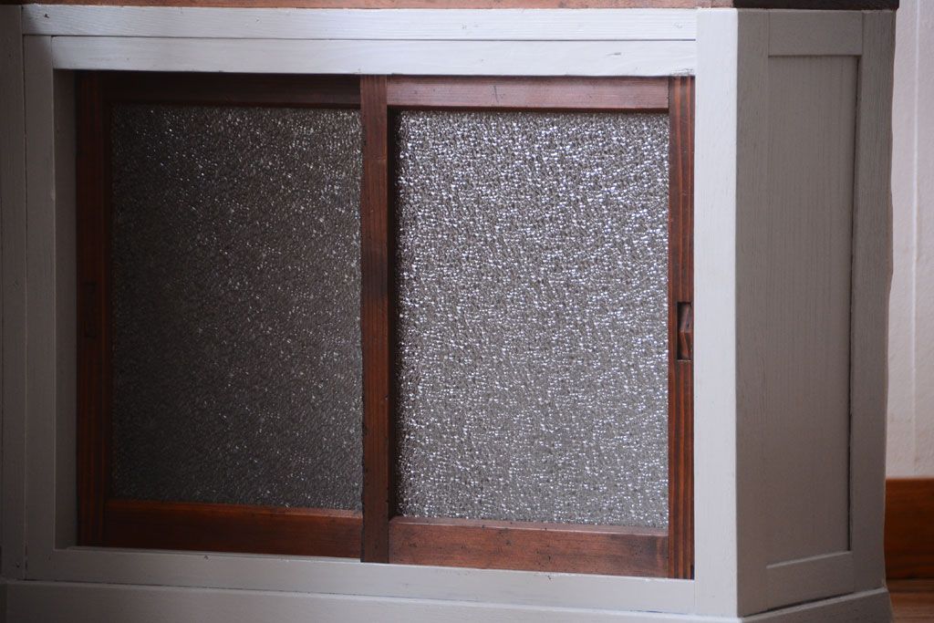 アンティーク家具　和製アンティークの小ぶりなRガラスケース(ショーケース)