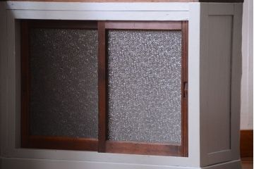 アンティーク家具　和製アンティークの小ぶりなRガラスケース(ショーケース)