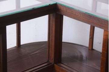 アンティーク家具　和製アンティークの小ぶりなRガラスケース(ショーケース)