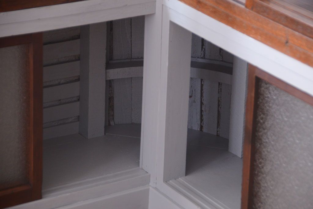 アンティーク家具　和製アンティークの小ぶりなRガラスケース(ショーケース)