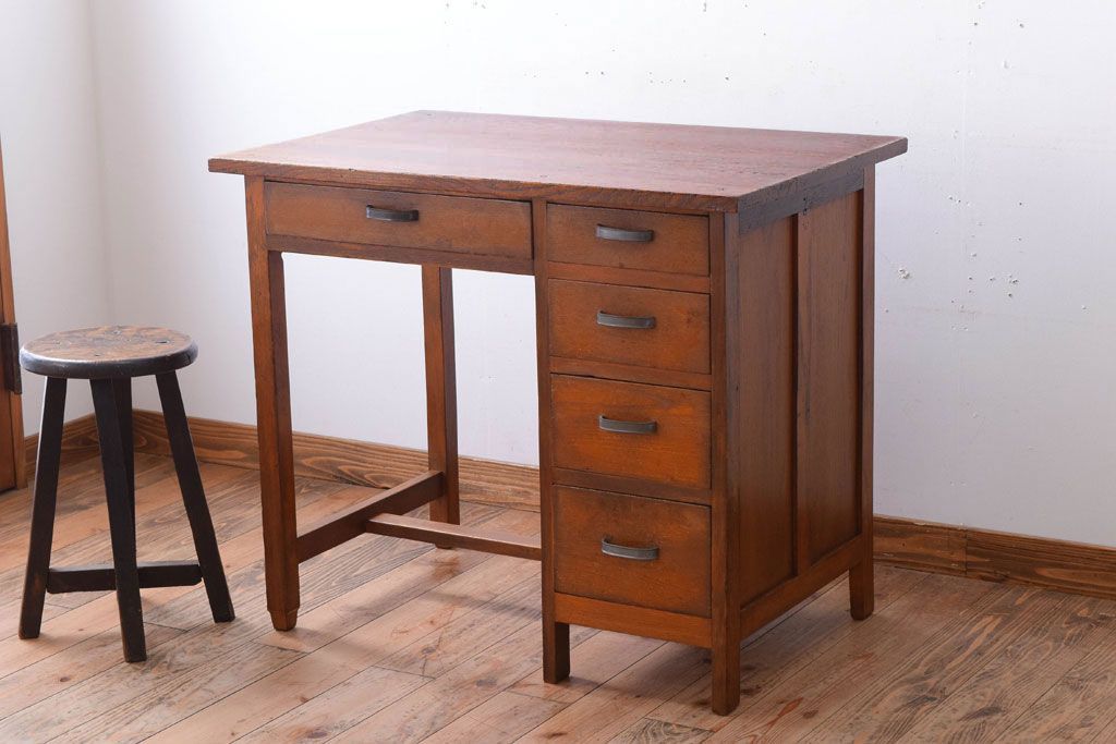 レトロ家具　昭和レトロ!栓材を使用した小振りでシンプルな片袖机