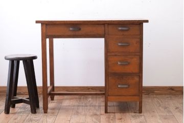 レトロ家具　昭和レトロ!栓材を使用した小振りでシンプルな片袖机