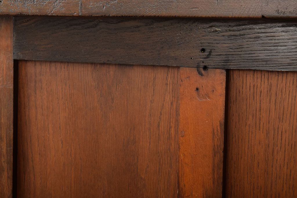 レトロ家具　昭和レトロ!栓材を使用した小振りでシンプルな片袖机