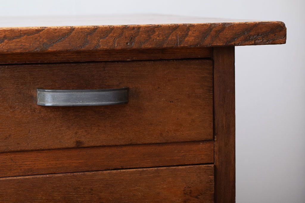 レトロ家具　昭和レトロ!栓材を使用した小振りでシンプルな片袖机