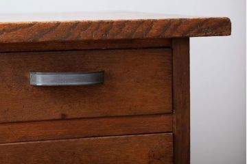 レトロ家具　昭和レトロ!栓材を使用した小振りでシンプルな片袖机