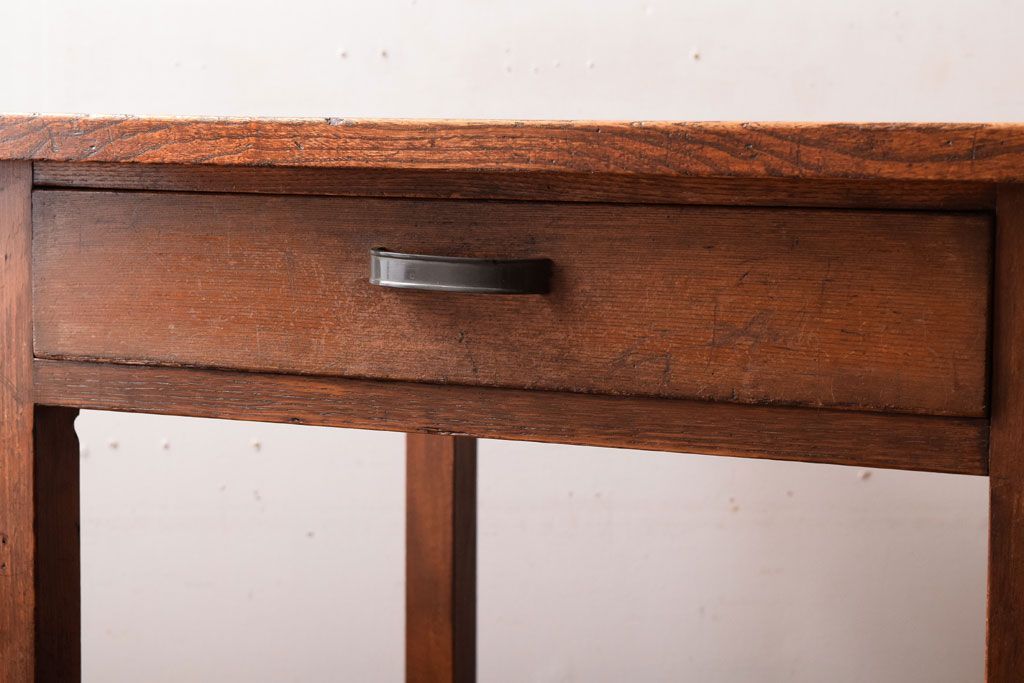 レトロ家具　昭和レトロ!栓材を使用した小振りでシンプルな片袖机