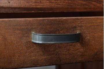 レトロ家具　昭和レトロ!栓材を使用した小振りでシンプルな片袖机