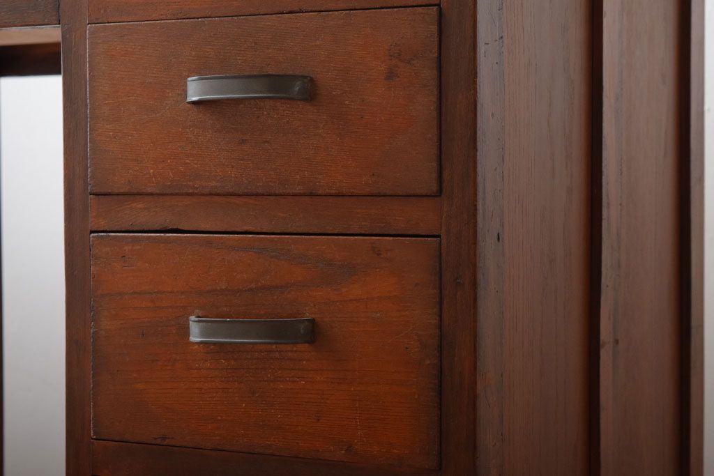 レトロ家具　昭和レトロ!栓材を使用した小振りでシンプルな片袖机