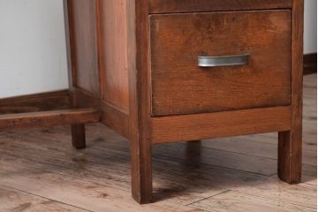 レトロ家具　昭和レトロ!栓材を使用した小振りでシンプルな片袖机