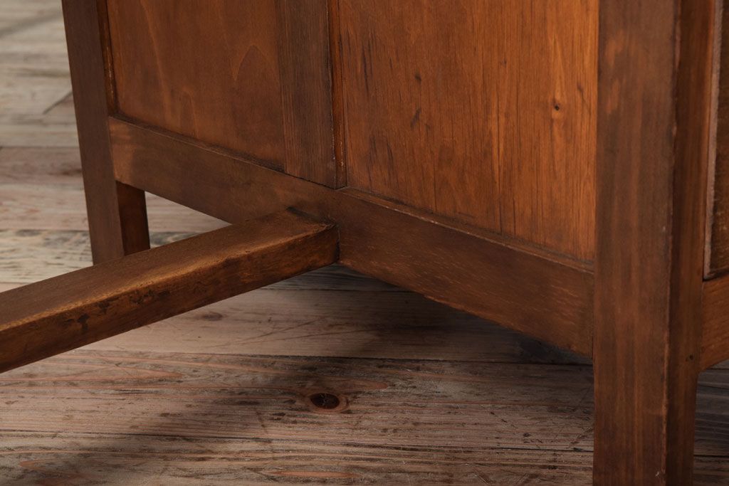 レトロ家具　昭和レトロ!栓材を使用した小振りでシンプルな片袖机