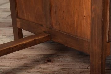 レトロ家具　昭和レトロ!栓材を使用した小振りでシンプルな片袖机