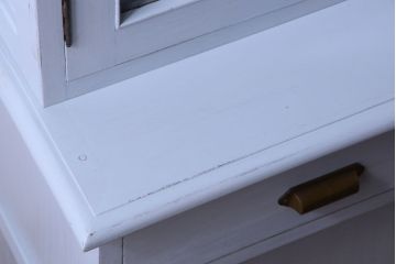 アンティーク家具　アンティークペイント!背面に柄の入ったお洒落な食器棚