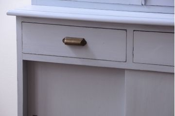 アンティーク家具　アンティークペイント!背面に柄の入ったお洒落な食器棚