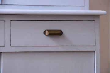 アンティーク家具　アンティークペイント!背面に柄の入ったお洒落な食器棚