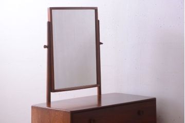 アンティーク家具　イギリスアンティーク　ERCOL(アーコール)　上質なキャスター付きドレッシングチェスト(ドレッサー・チェスト)