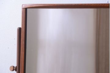 アンティーク家具　イギリスアンティーク　ERCOL(アーコール)　上質なキャスター付きドレッシングチェスト(ドレッサー・チェスト)