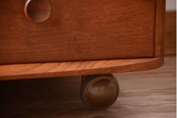 アンティーク家具　イギリスアンティーク　ERCOL(アーコール)　上質なキャスター付きドレッシングチェスト(ドレッサー・チェスト)