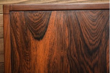 ヴィンテージ家具　北欧ビンテージ　ローズウッド材　シンプルなセンターテーブル