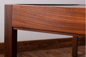 ヴィンテージ家具　北欧ビンテージ　ローズウッド材　シンプルなセンターテーブル