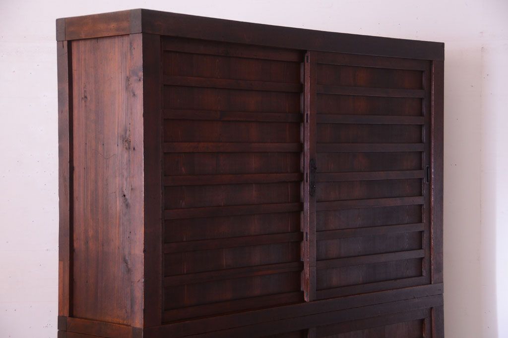 アンティーク家具　古民具・骨董　明治〜大正　横桟引き戸のアンティーク重ね水屋箪笥