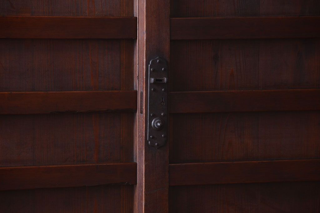 アンティーク家具　古民具・骨董　明治〜大正　横桟引き戸のアンティーク重ね水屋箪笥